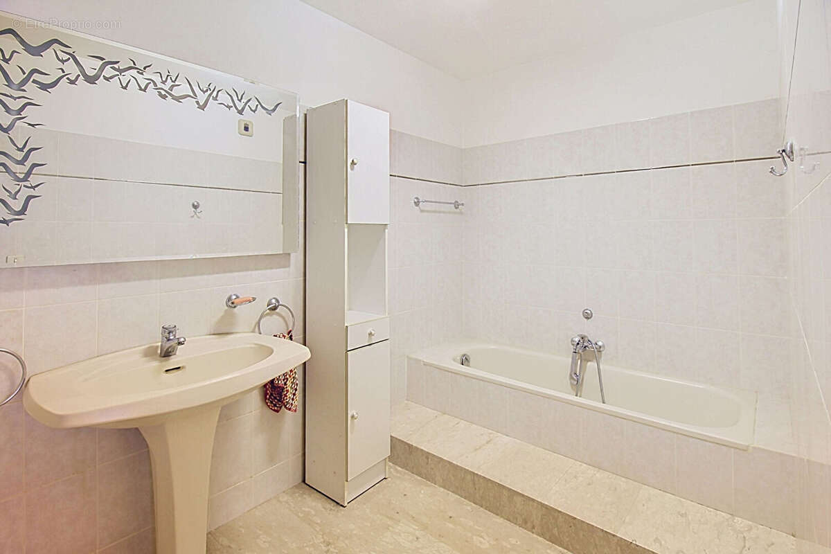 A VENDRE DRAGUIGNAN Appartement 2 chambres 127 m² avec garage et ascenseur - photo 9
