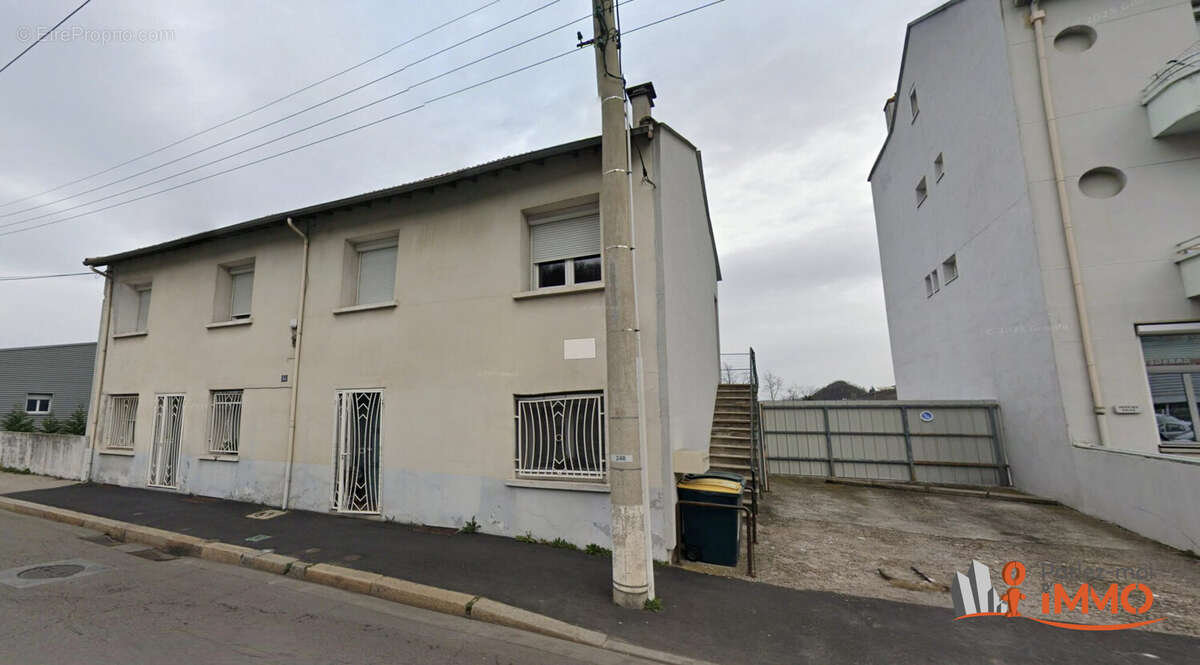 Appartement 210 m² à Saint-Etienne  - photo 2