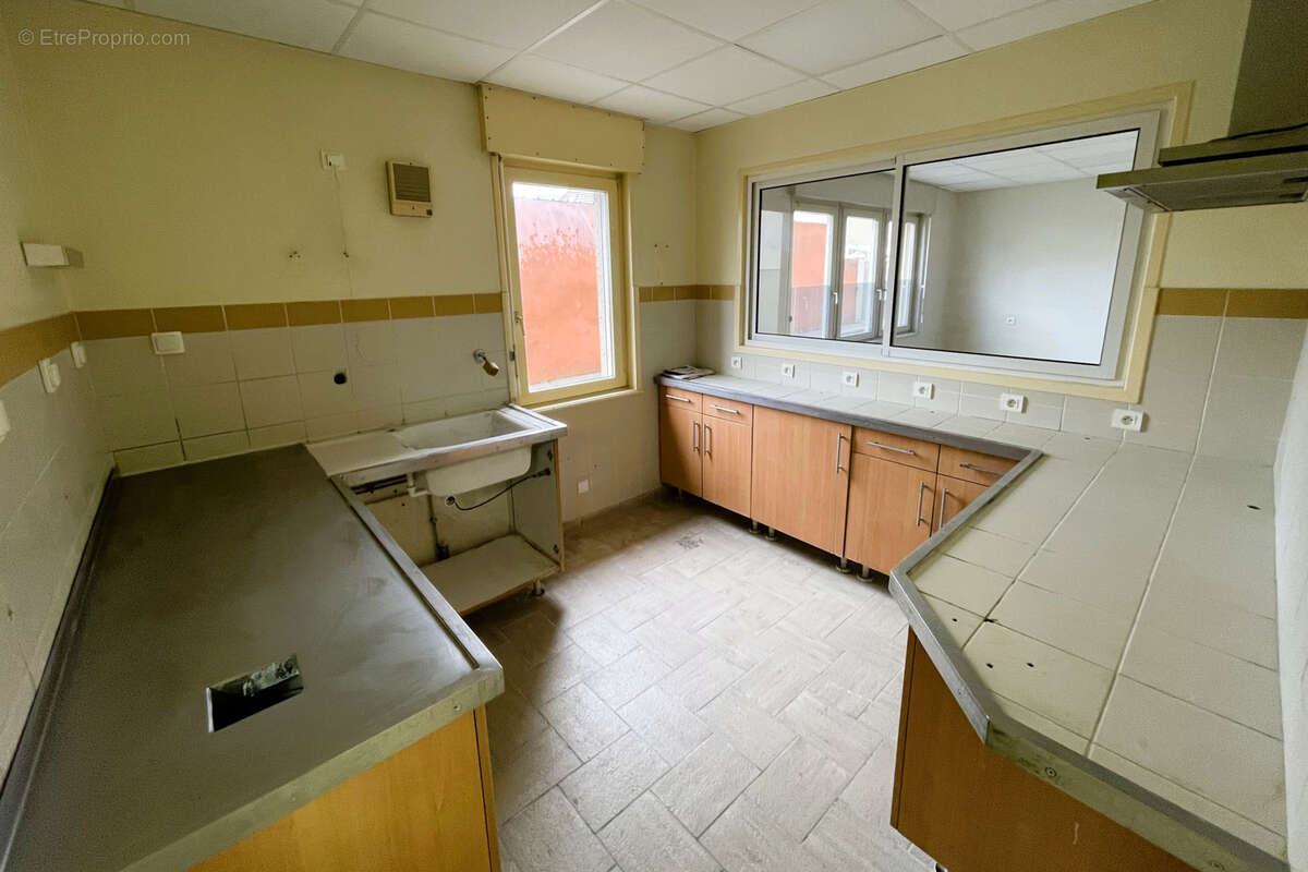 Ensemble immobilier pour labo professionnel + appartement - photo 9