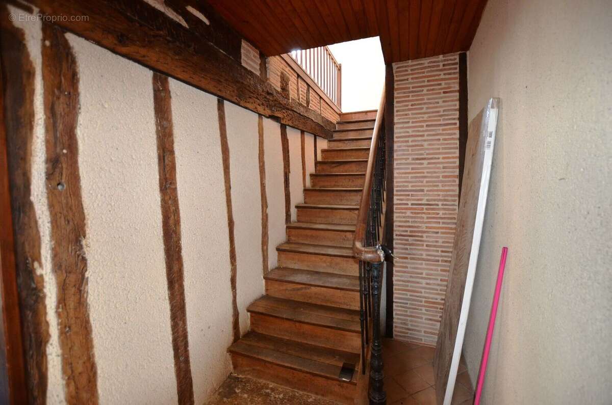 À vendre, Vic-Fezensac (Gers): charmante maison de ville 4 chambres, 2 au rdc, avec garage et cour, proche commodités - photo 2