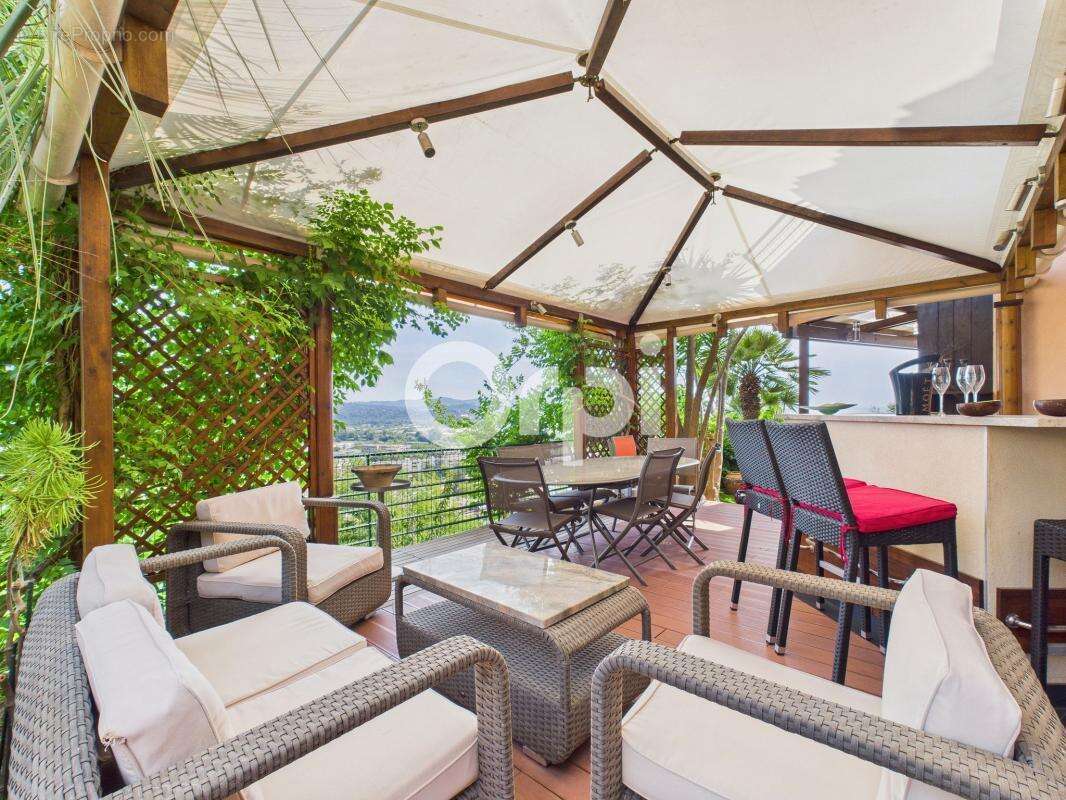 Maison à MANDELIEU-LA-NAPOULE