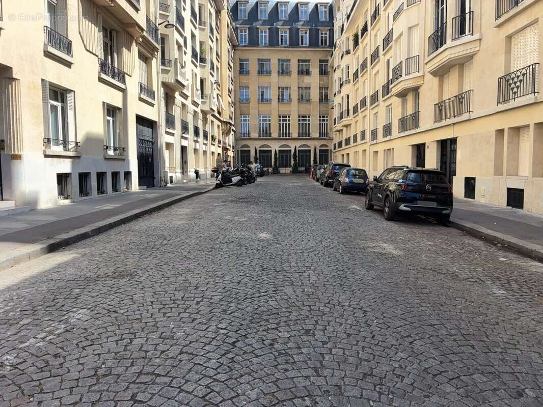 Parking 9 m² à Paris-16e  - photo 5