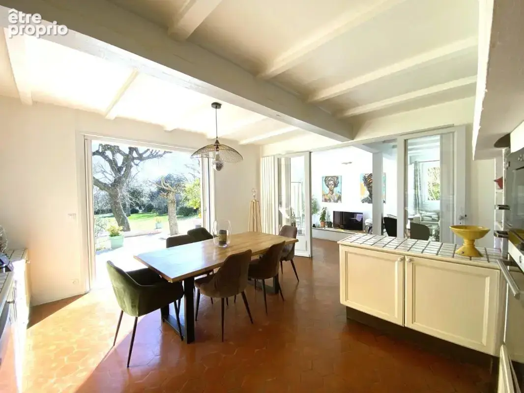 Maison 6 pièces / 190 m² / 1 130 000 EUR / EGUILLES - photo 10