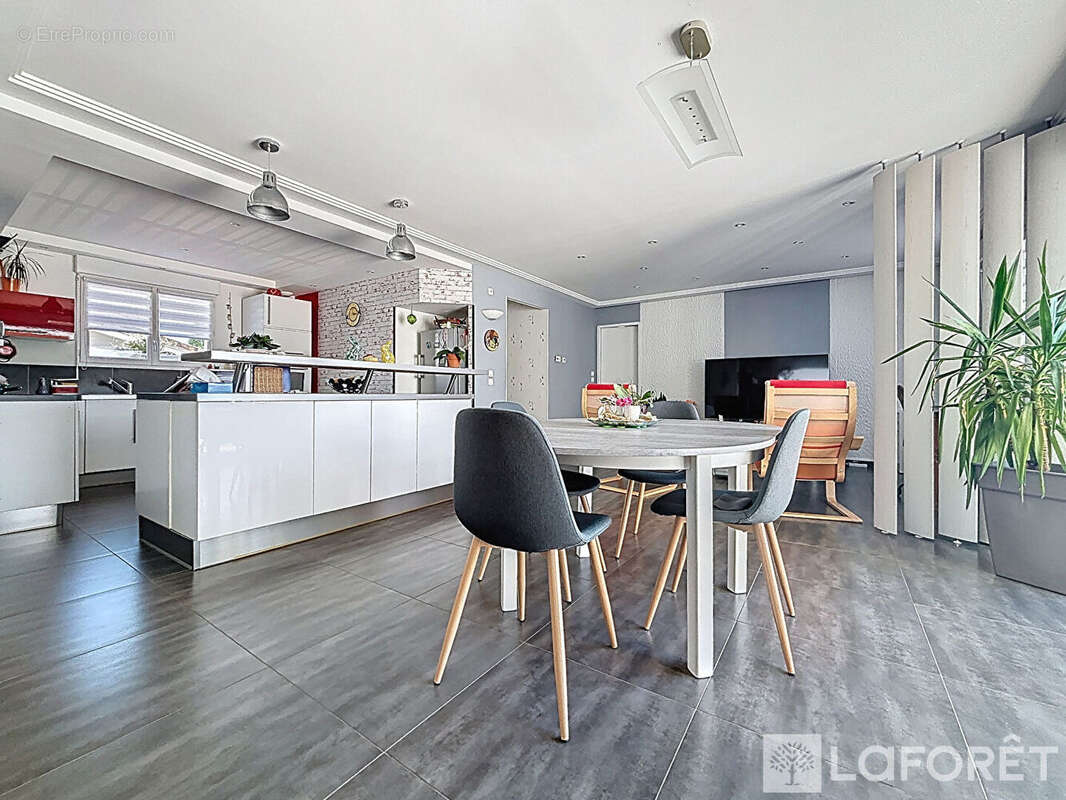 Maison à SAINT-ANDRE-DE-CUBZAC