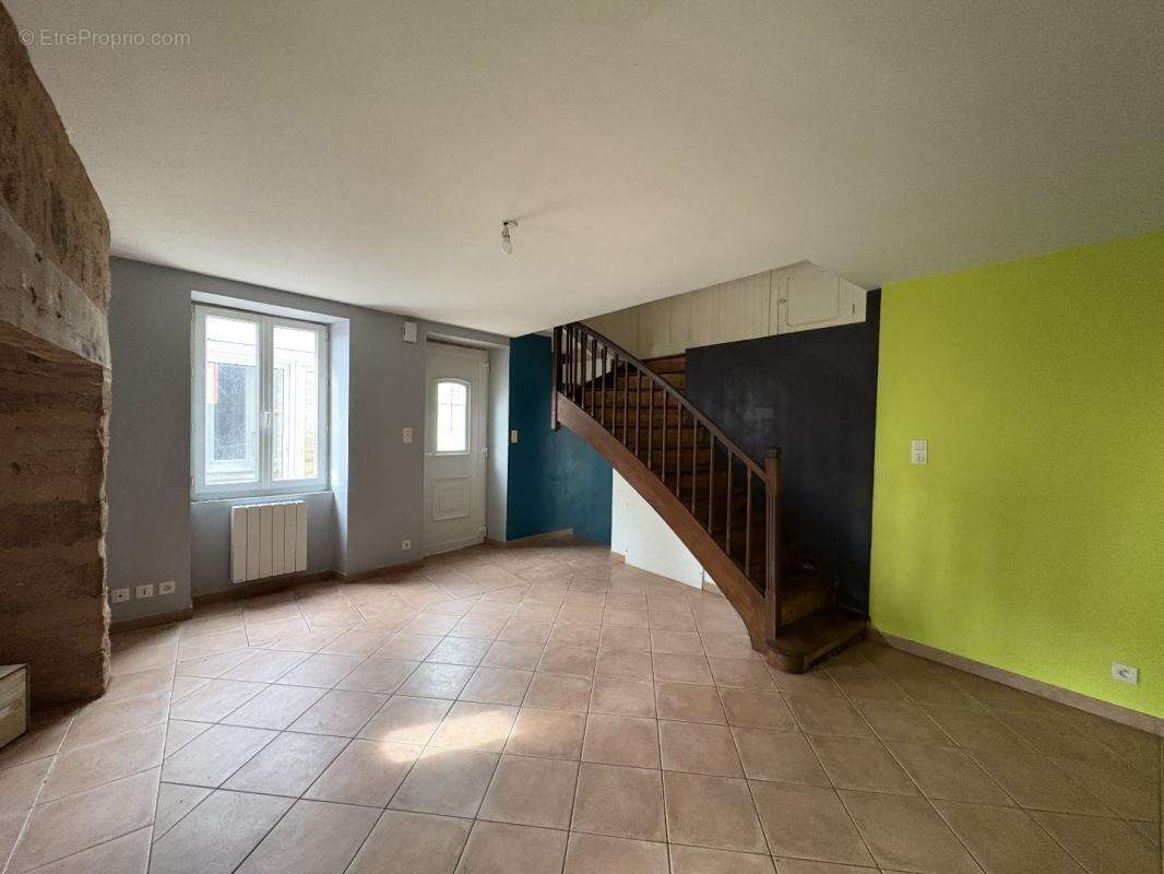 Maison à SAINT-AULAIRE