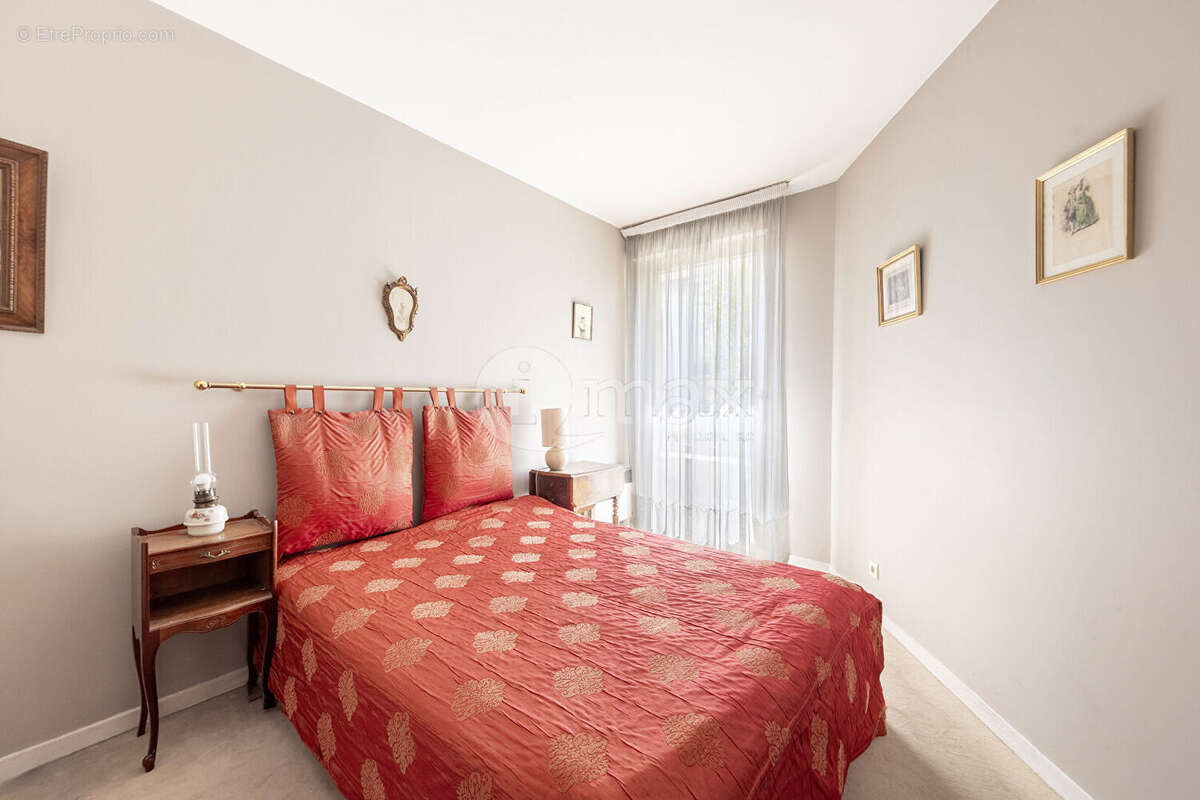 Suresnes centre ville - 4 pieces balcon parking 82m²  529 000 euros fai - photo 5