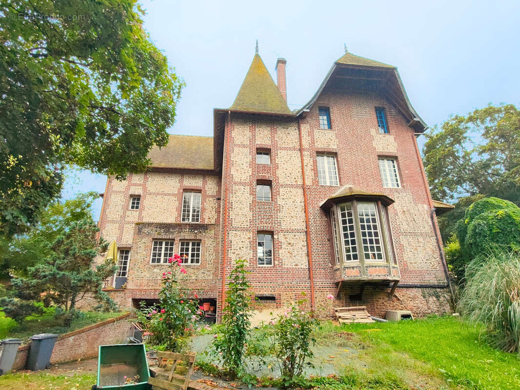 Maison 378 m² à Orbec  - photo 3