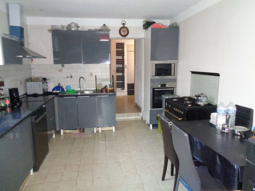 *TERRAIN 400 M2  pour faire deux immeubles 1600 m2 minimum. - photo 6