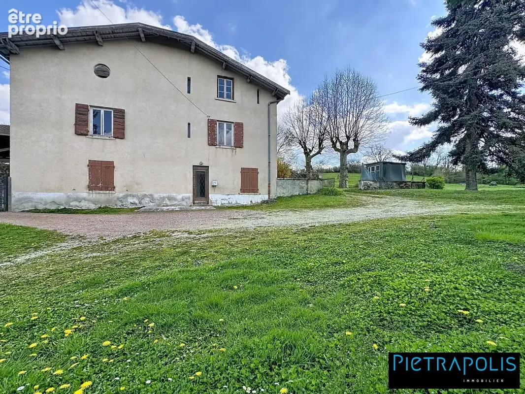 Maison 190 m² à Saint-Genis-Laval  - photo 2