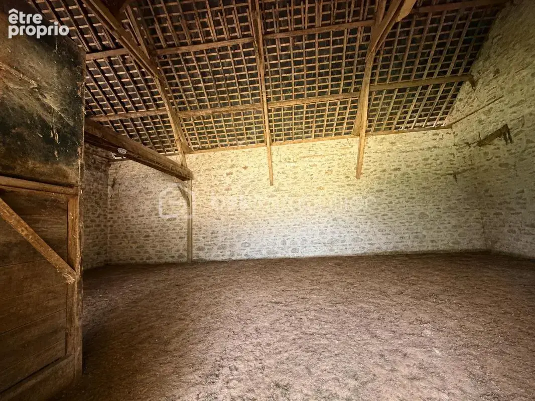 En Exclusivité, Dépendance en pierre à rénover de 70m2 au sol - photo 6