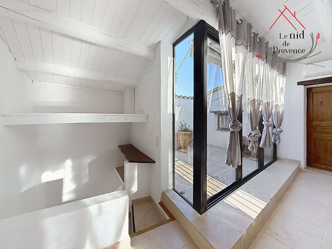 Maison à PERNES-LES-FONTAINES