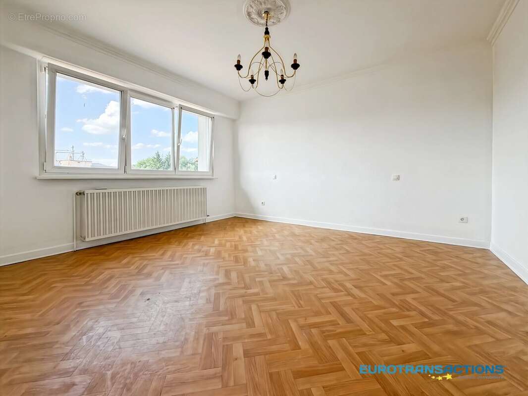Villa de Plain-pied de 176m² sur 9,80 ares - photo 6