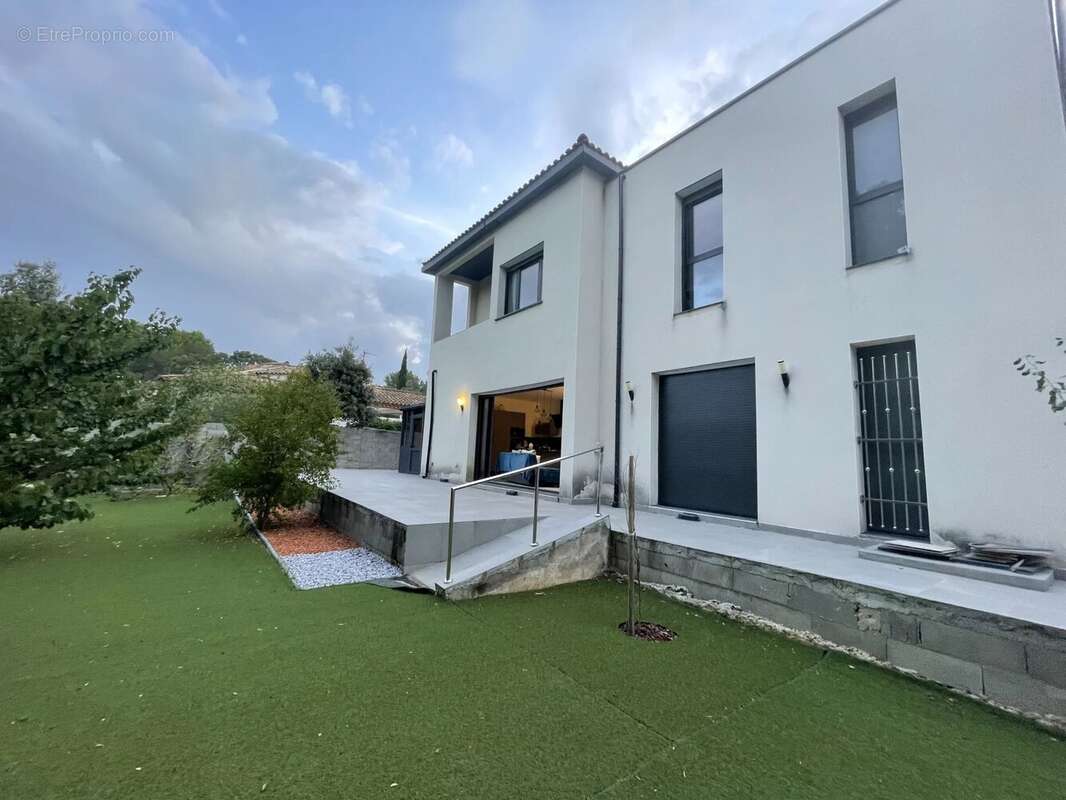 Villa T5 récente – 34160 Castries  – Jardin arboré, piscinable - photo 14