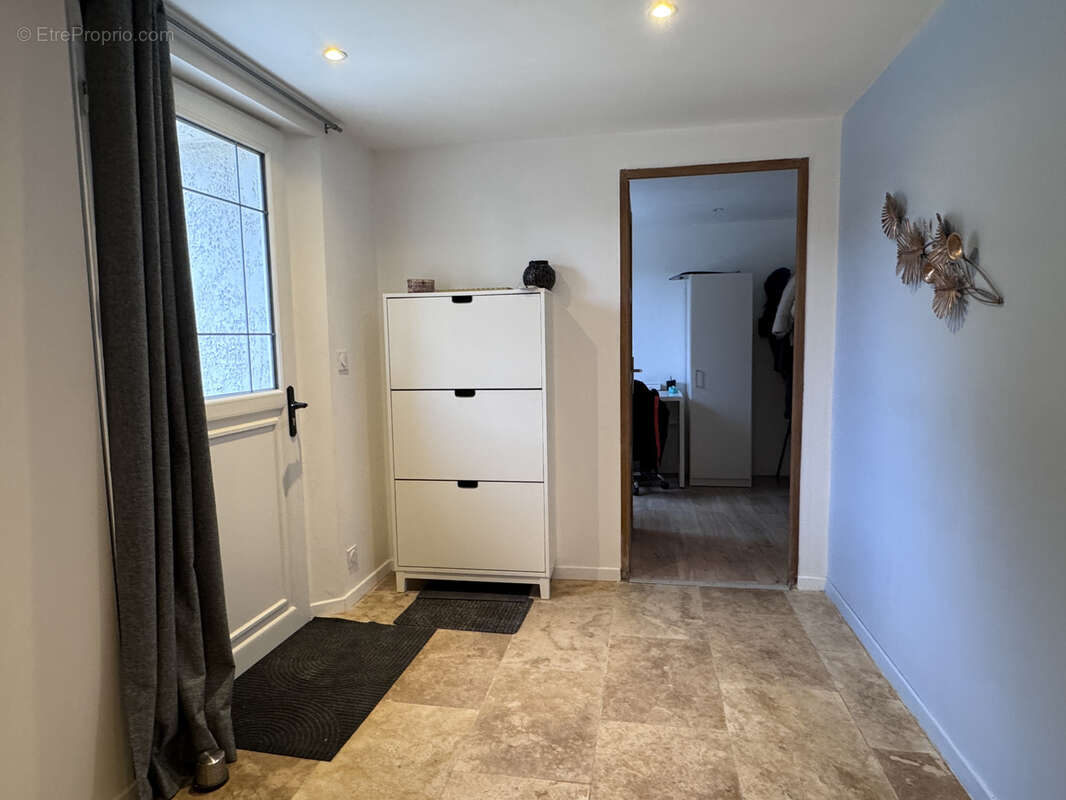 Maison à VILLENEUVE-LES-GENETS