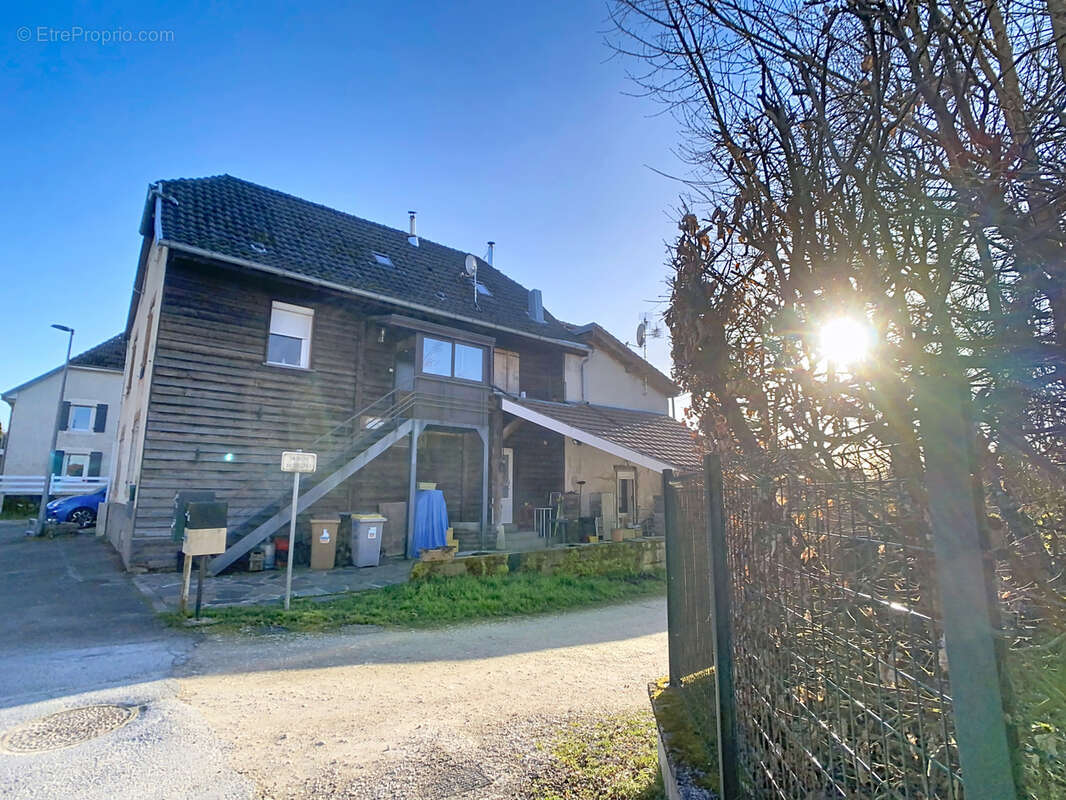 Appartement à MEZIRE