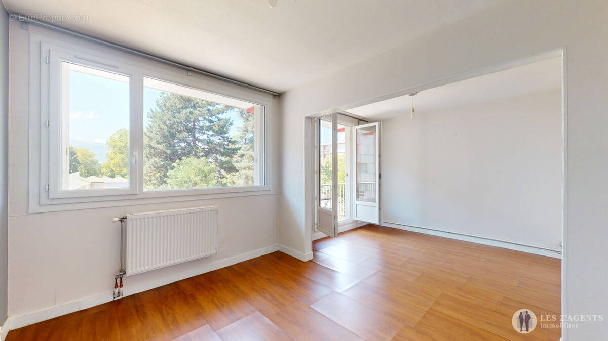 Appartement à SAINT-MARTIN-D'HERES