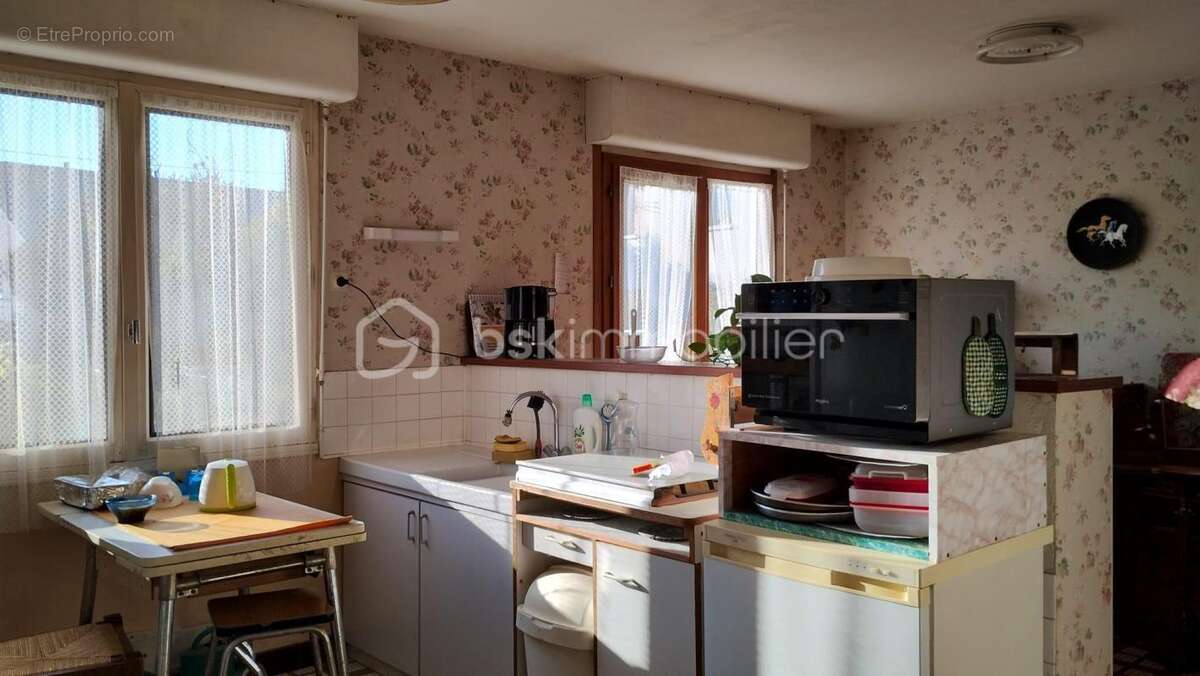 Maison à NAZELLES-NEGRON