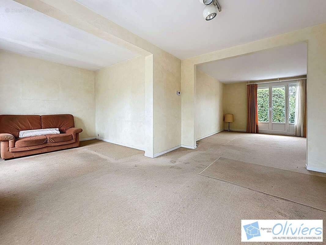 Maison à VOISINS-LE-BRETONNEUX