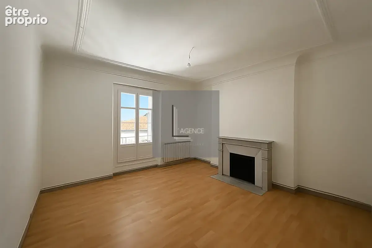 Appartement type 4 , dernier étage , 6 ème arrondissement, ascenseur, faibles charges - photo 5