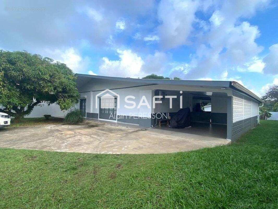 Photo 1 - Maison à REMIRE-MONTJOLY