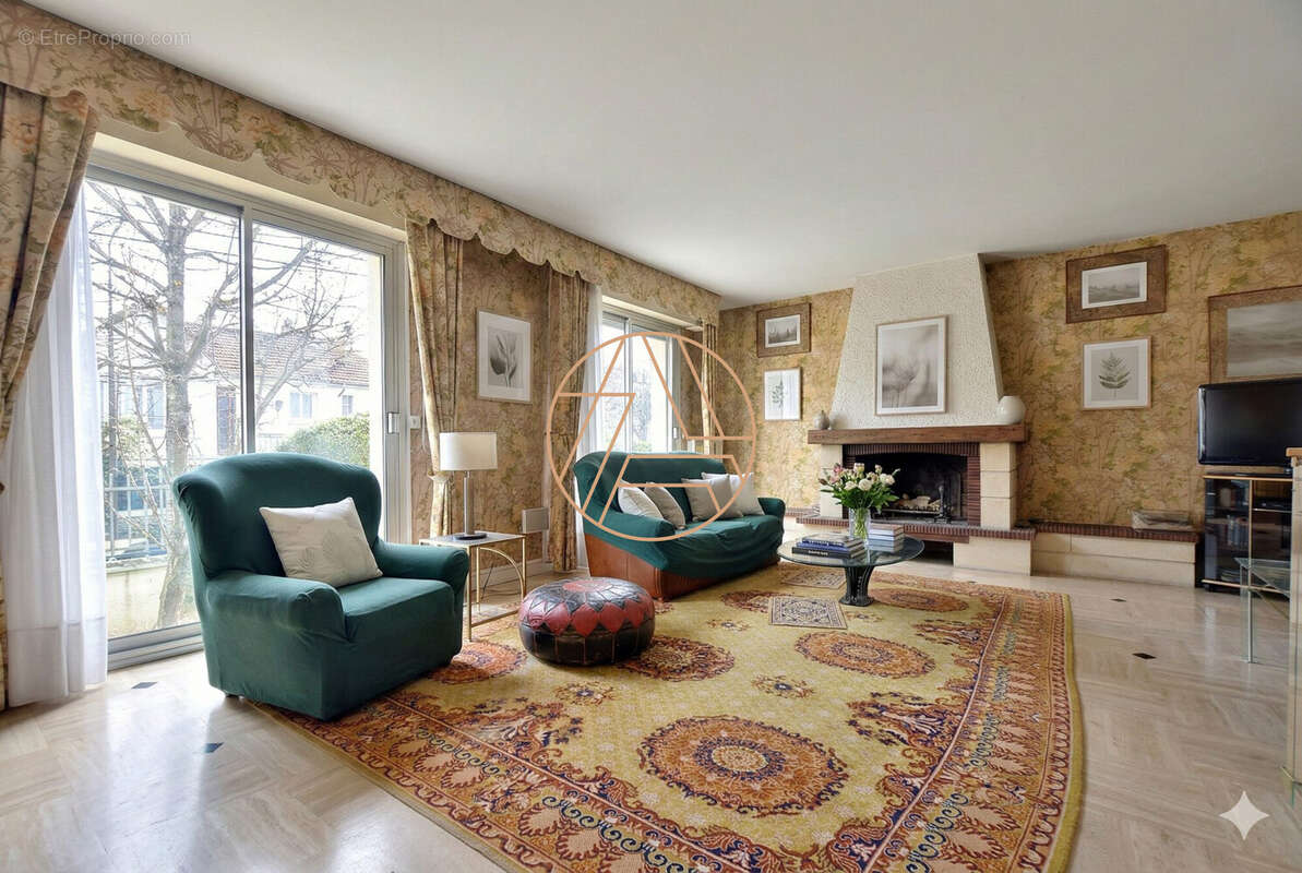 Maison à SAINT-MAUR-DES-FOSSES