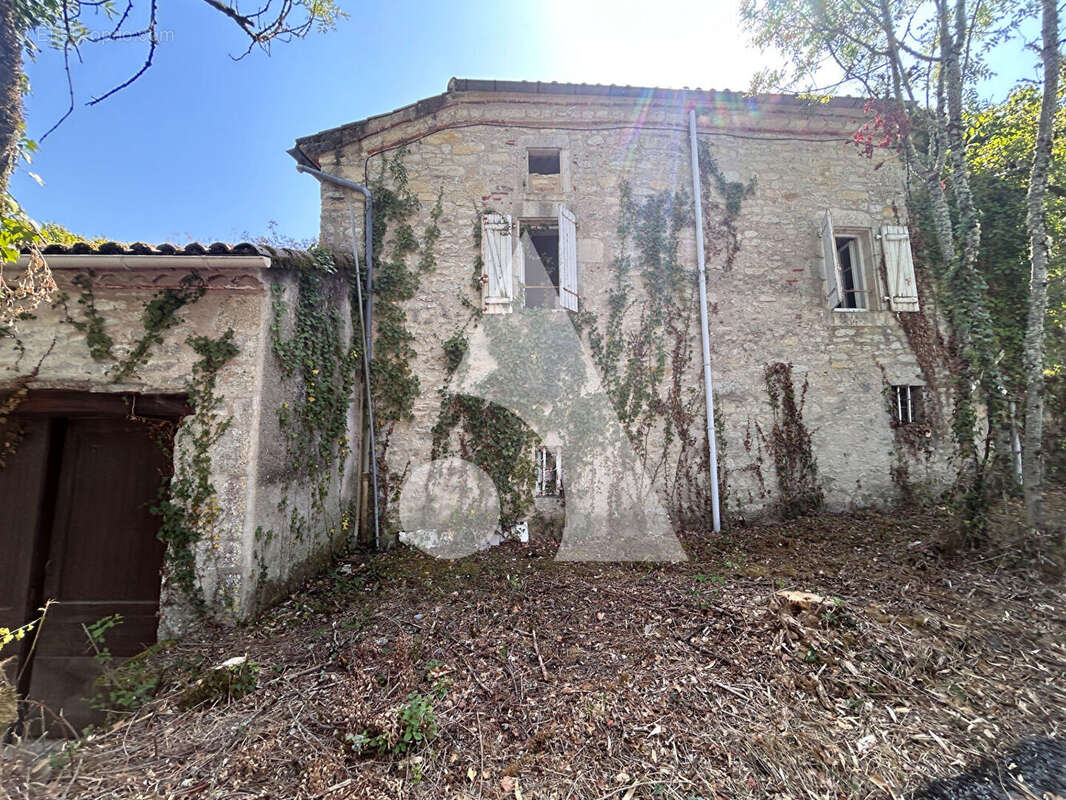 Maison à LAMAGDELAINE