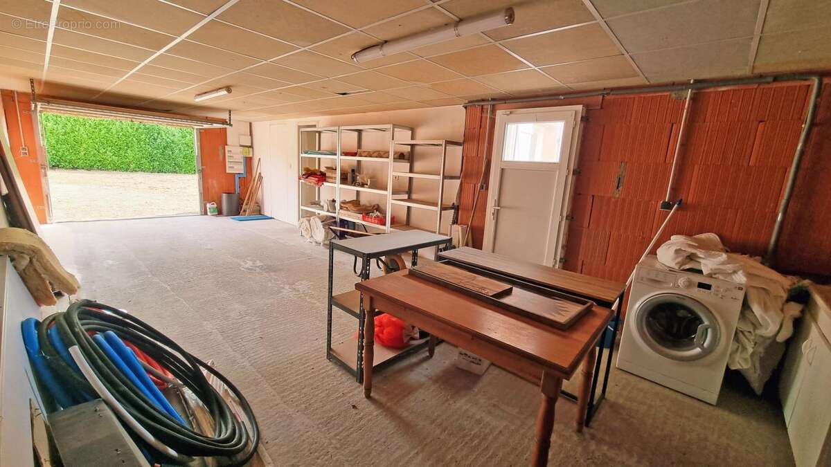 Maison à MANZAC-SUR-VERN