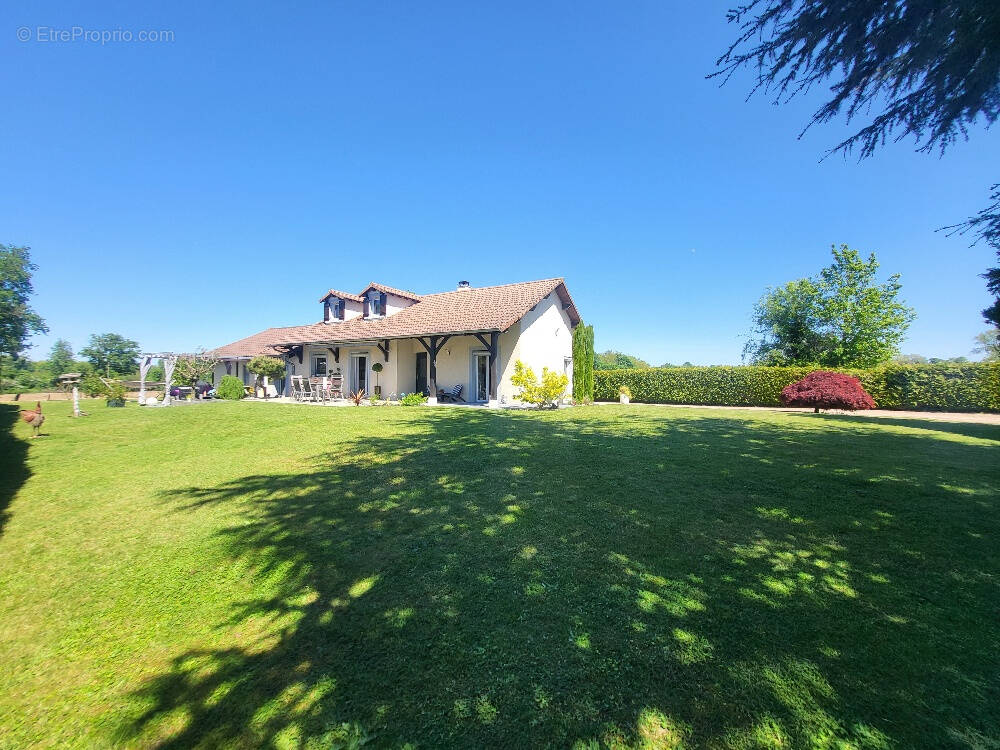 Maison à SAINT-DIDIER-SUR-CHALARONNE
