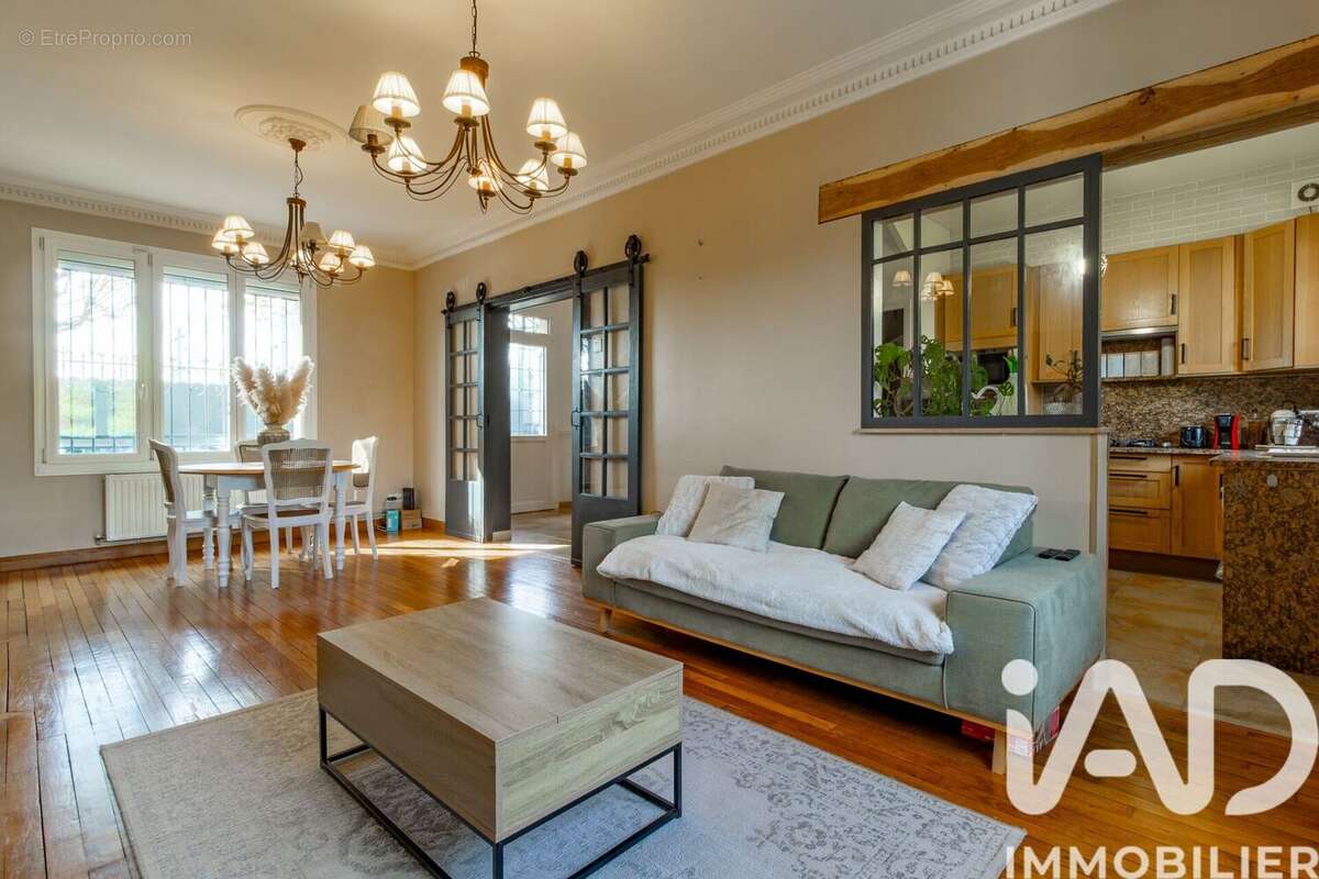 Photo 2 - Maison à MARGNY-LES-COMPIEGNE