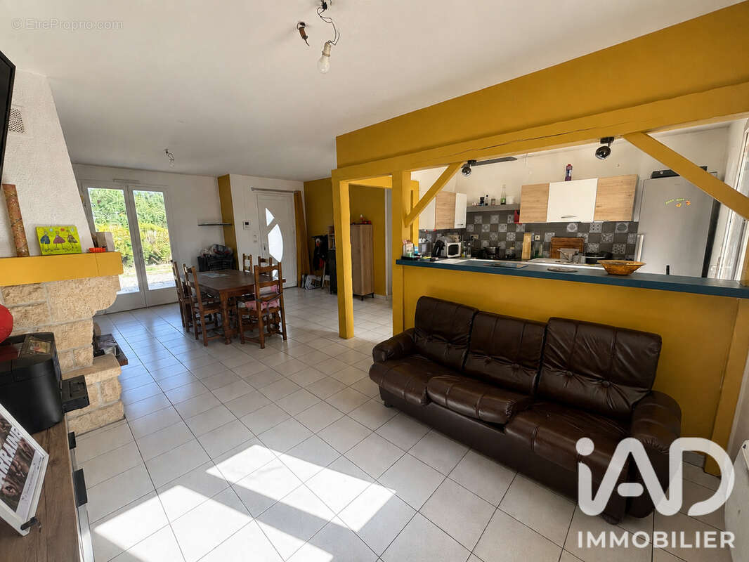 Photo 3 - Maison à VERRIE