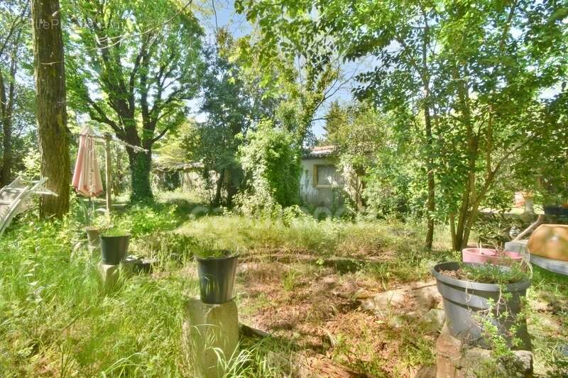 Terrain à SAINT-CHRISTOL-LES-ALES