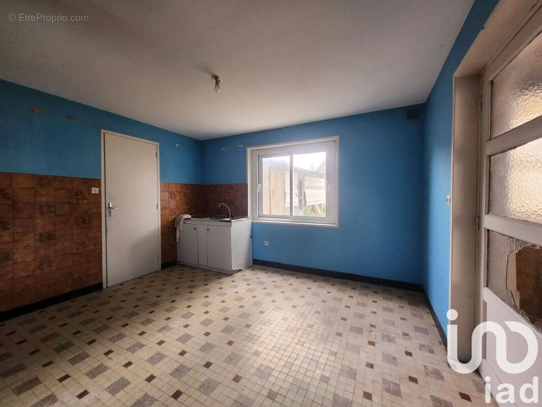 Photo 4 - Maison à LE PUY-NOTRE-DAME