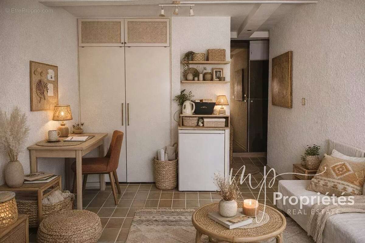 Appartement à BORMES-LES-MIMOSAS
