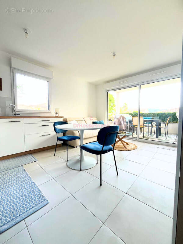 Appartement à SAINT-CYR-SUR-MER