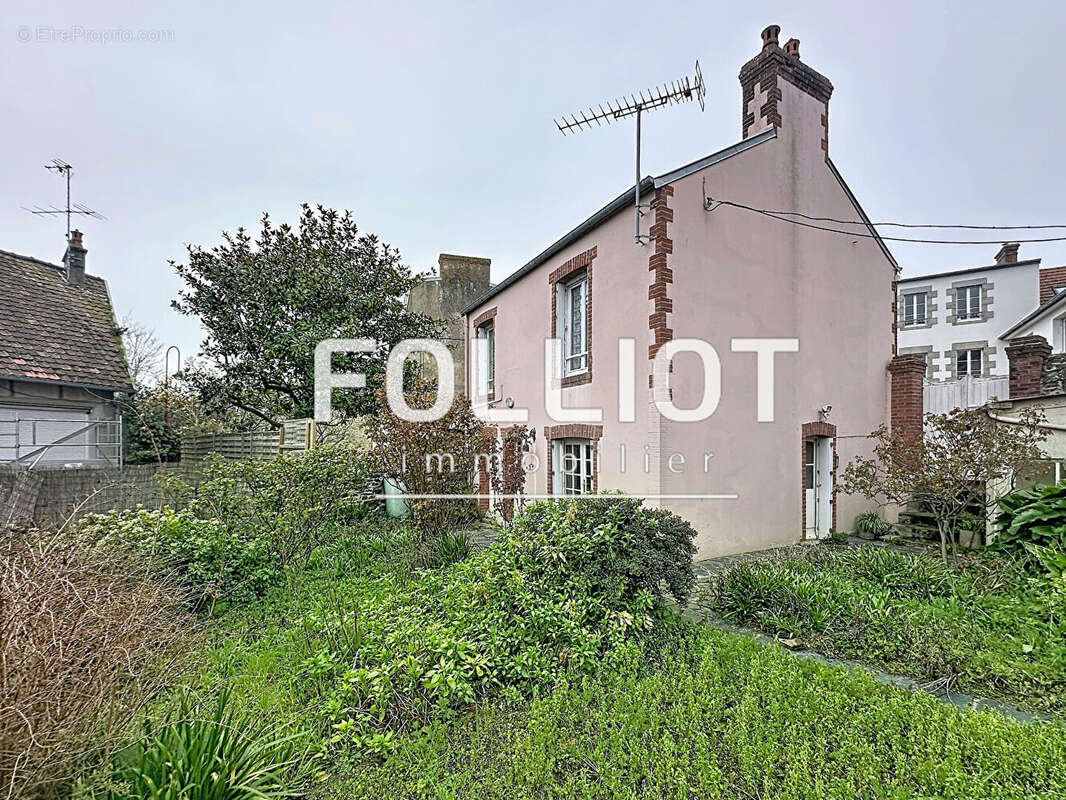 Maison à SAINT-PAIR-SUR-MER