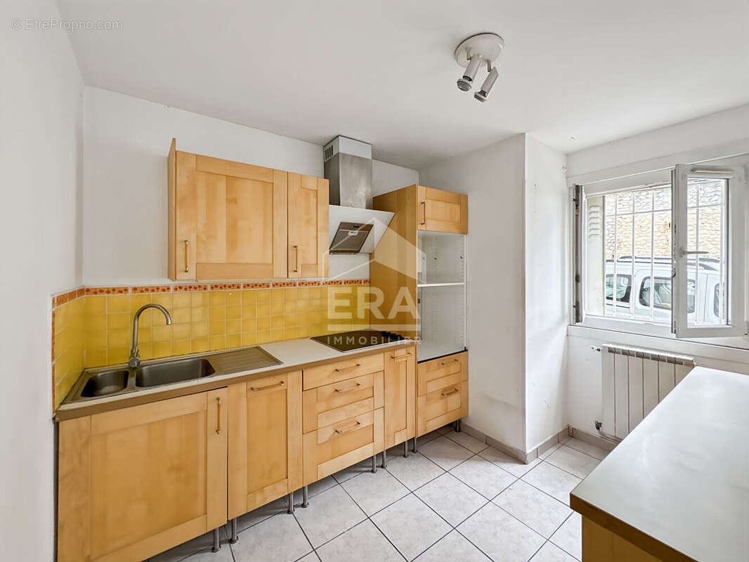 Appartement à MARSEILLE-4E