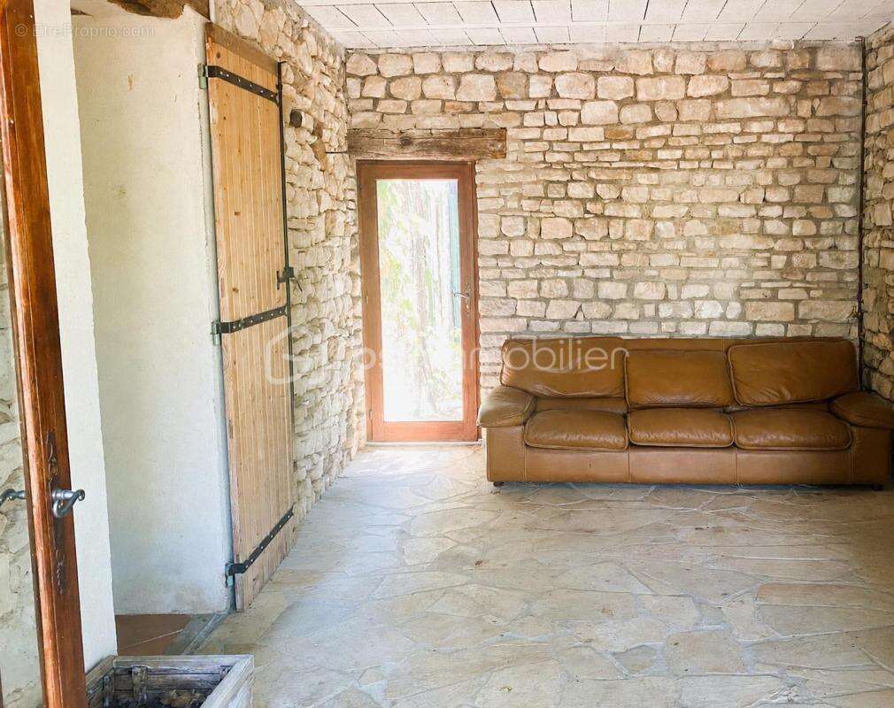 Mas provençal du xviiiᵉ siècle (apt en luberon 84)– vue lavandes – 3 logements – de type t12- piscine – fort potentiel touristiq - photo 5