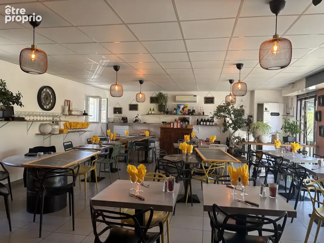 Local commercial 2 pièces 76 m² · à Montgiscard · 76 m² · 77 000 €