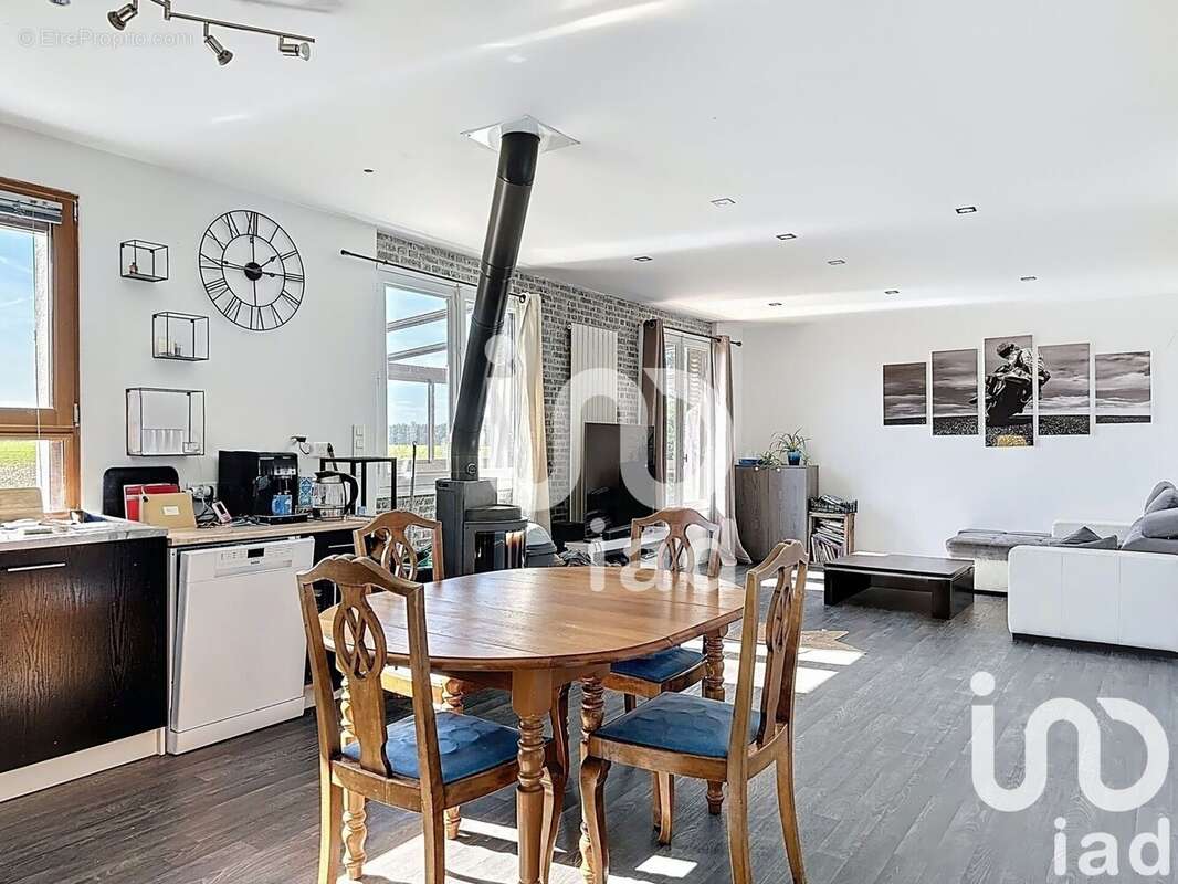 Photo 2 - Maison à NEAUPHLE-LE-CHATEAU