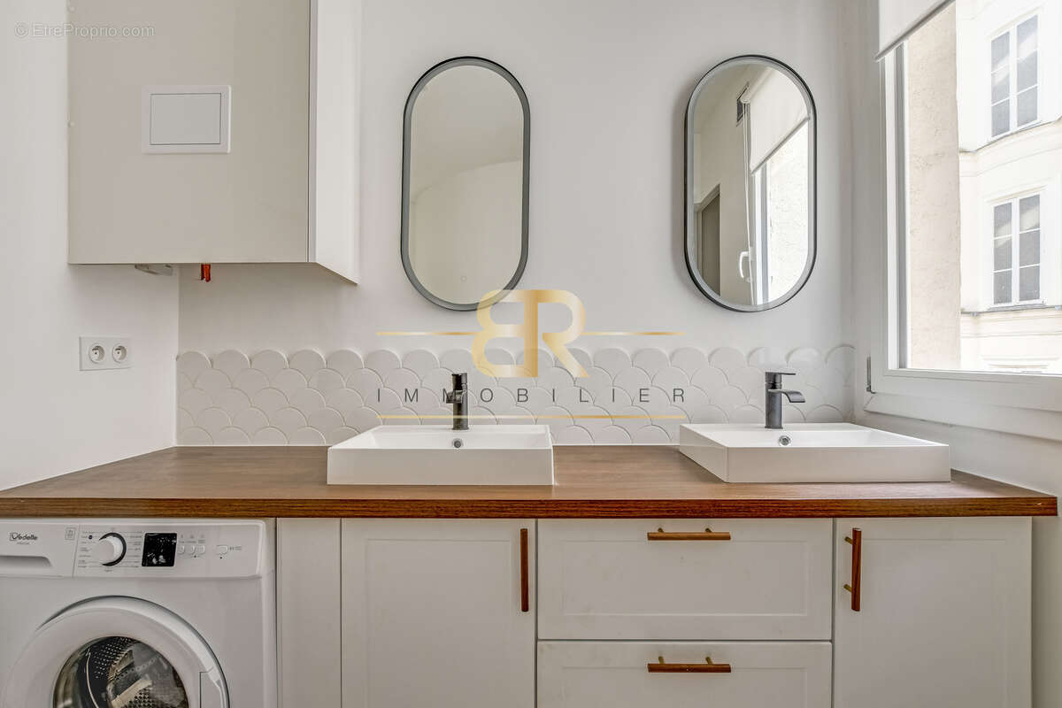 Appartement à PARIS-17E