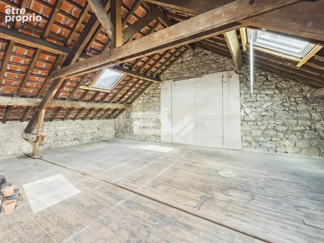 Immeuble de rapport avec local commercial et deux appartements - Environ 200 m²  -Fort potentiel - photo 14