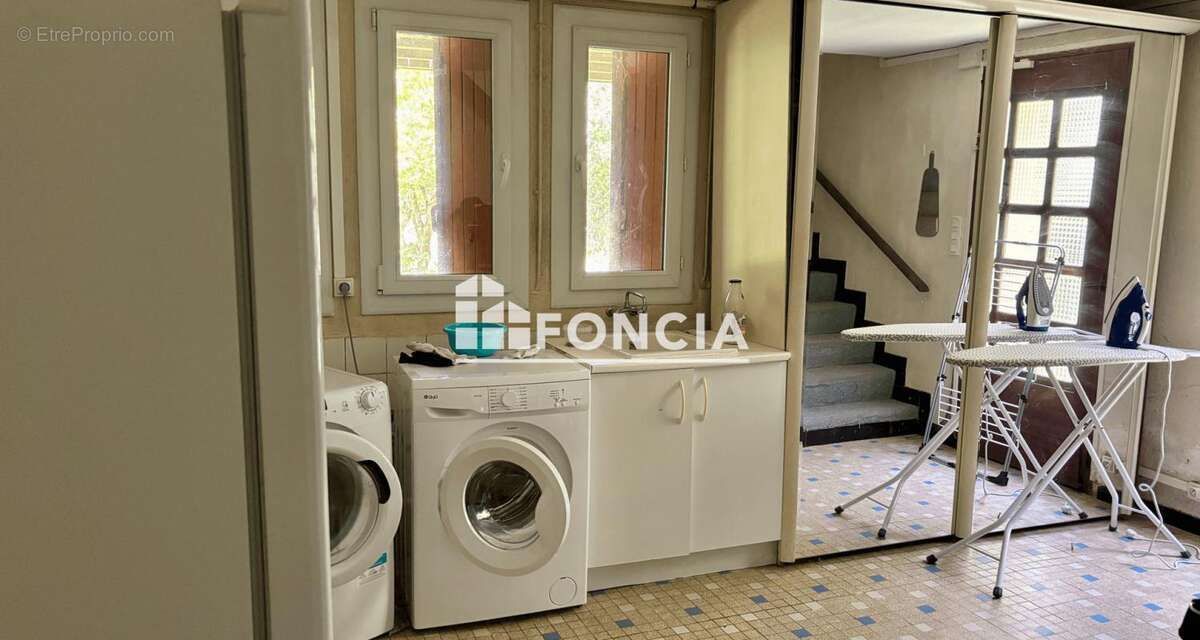 GIBAUDERIE Investissement locatif, maison de 6 chambres louées 450 euros chaque, rapport possible de 32400e annuel - photo 11