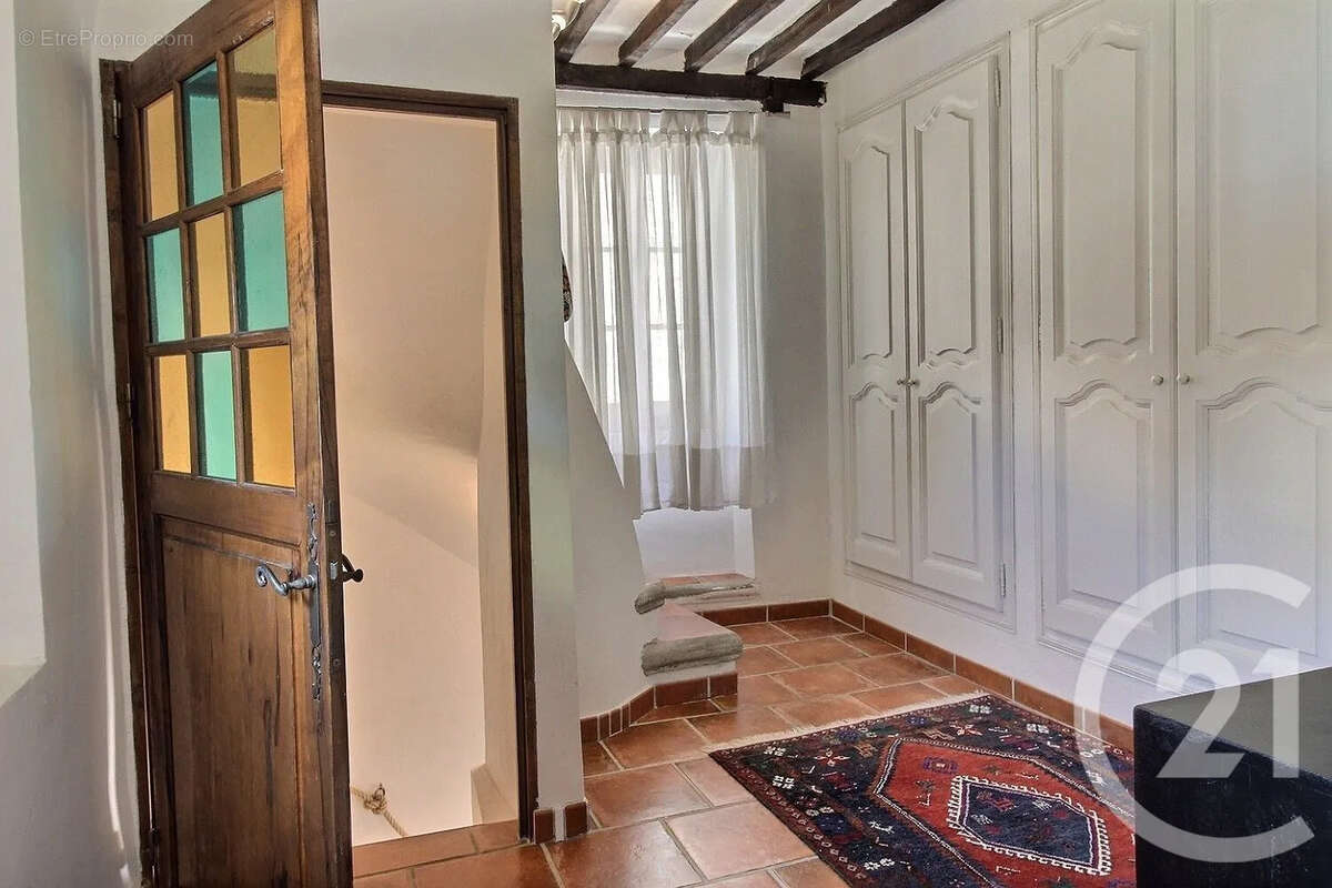Maison à VALBONNE