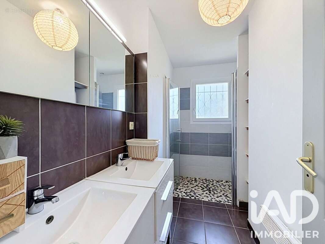 Maison 80 m² à Saint-Hilaire-Du-Bois  - photo 5