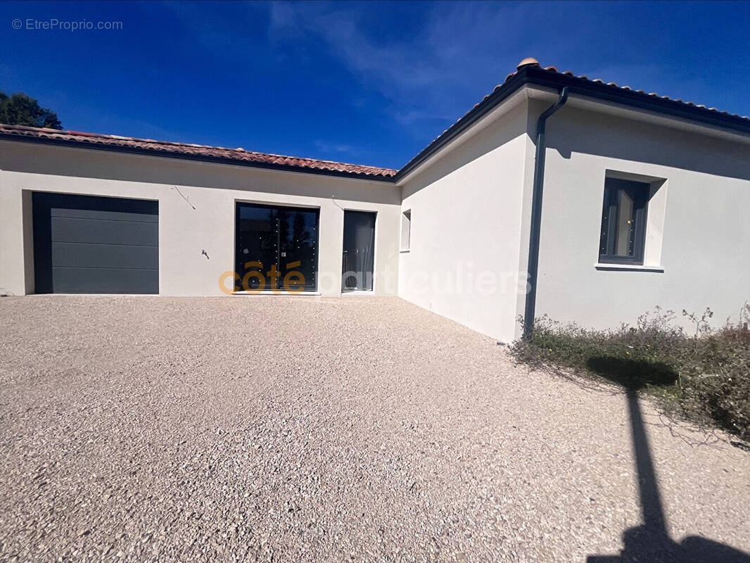 Maison à MONTBARTIER