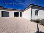 Maison à MONTBARTIER