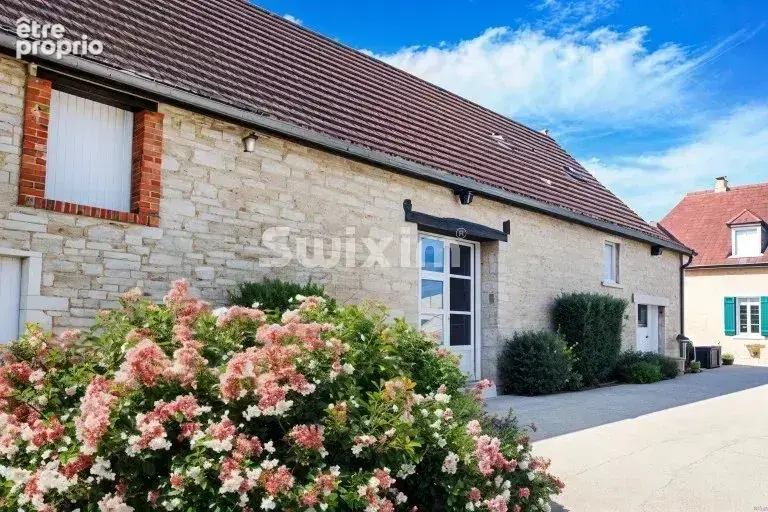 Maison ancienne avec dépendances et Piscine - photo 12