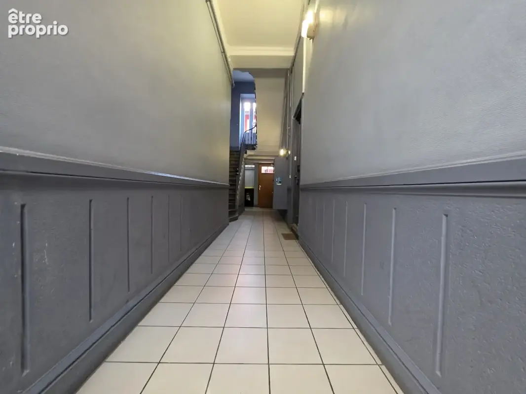 Appartement 1 pièce 30 m² à vendre à Villeurbanne (69100) - photo 2