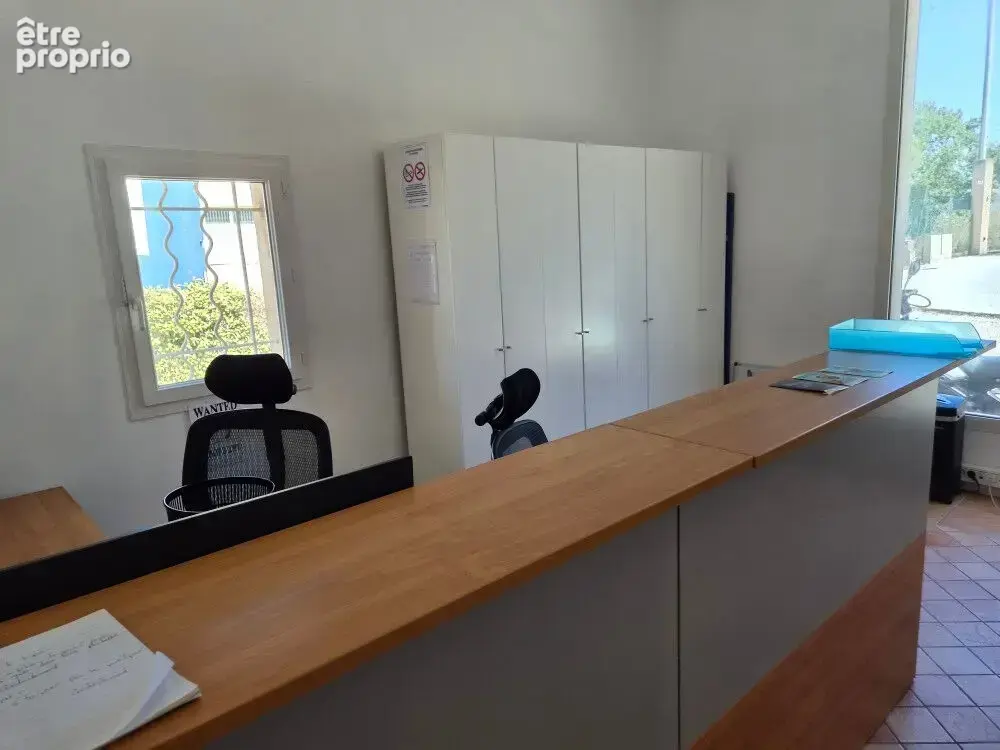 Local d'activite  r+1 de 187 m² zone ecopolis martigues 13500 - photo 3