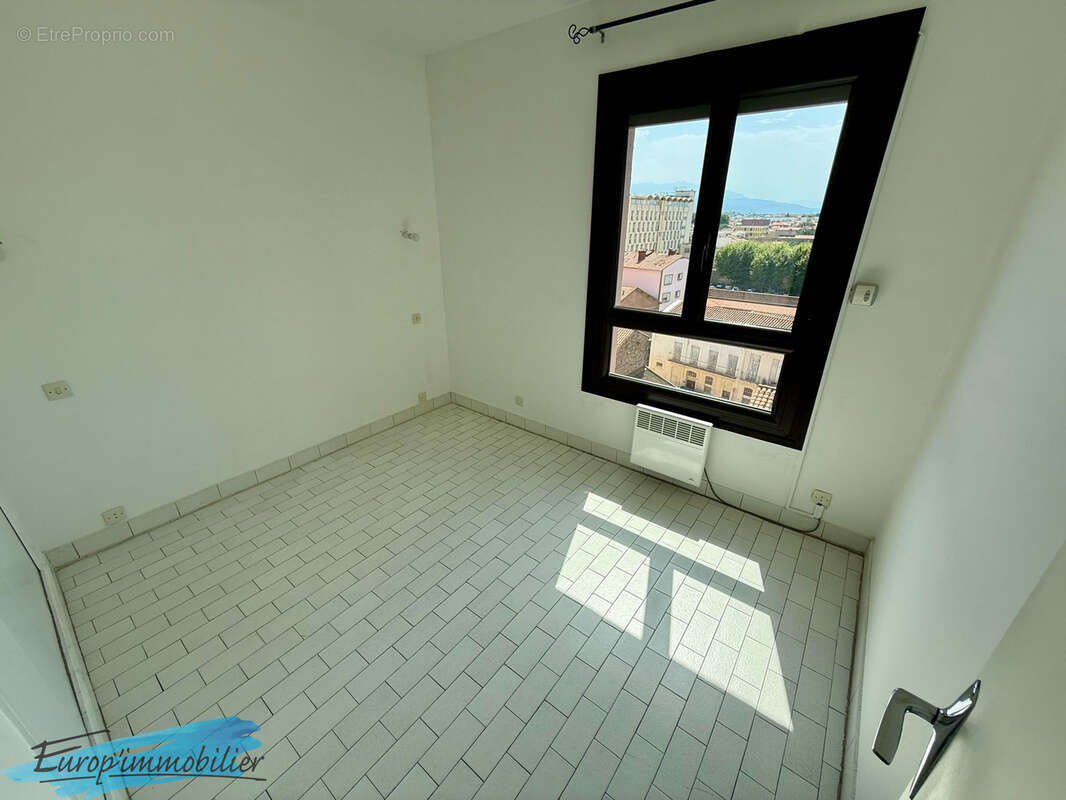 Appartement 2 pièces 7ème et dernier étage - Parking et cave privés - photo 6